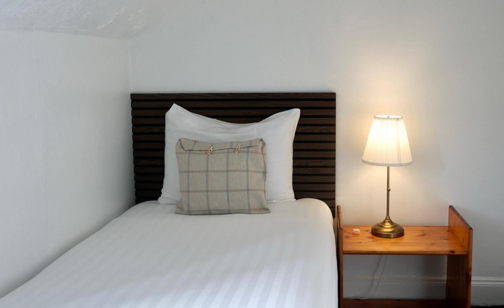 4 Friends House Hotell Edinburg Exteriör bild